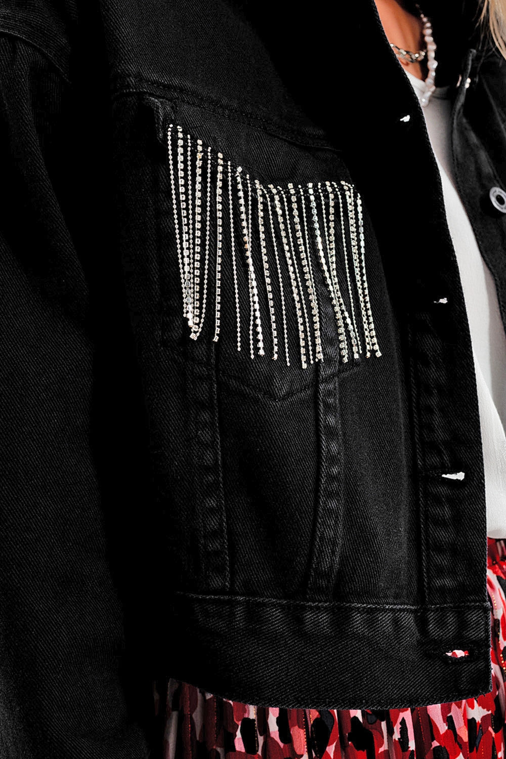 Chaqueta vaquera negra con flecos de strass Q2