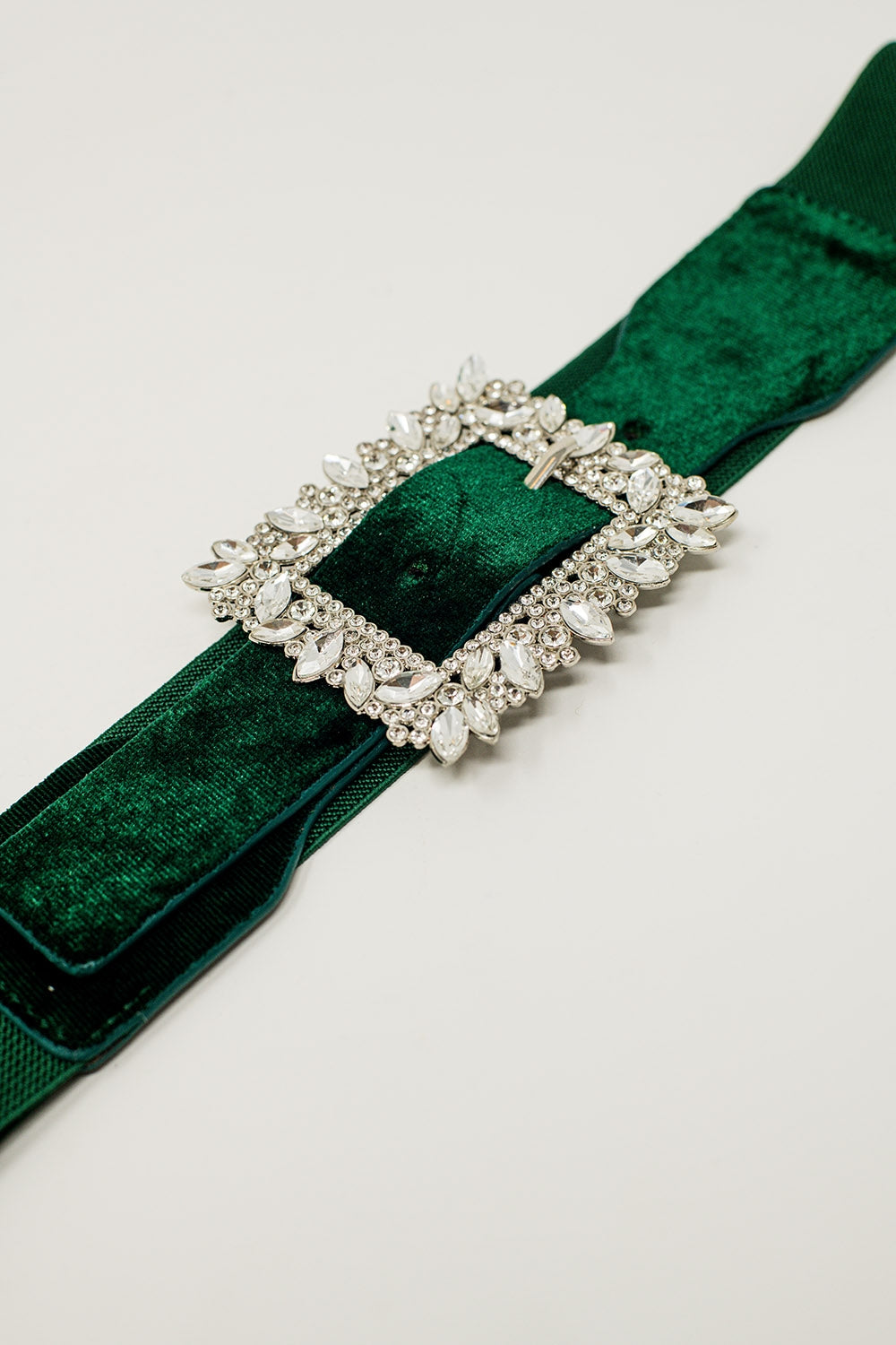 Cinturón verde con pedrería y elástico ajustable Q2