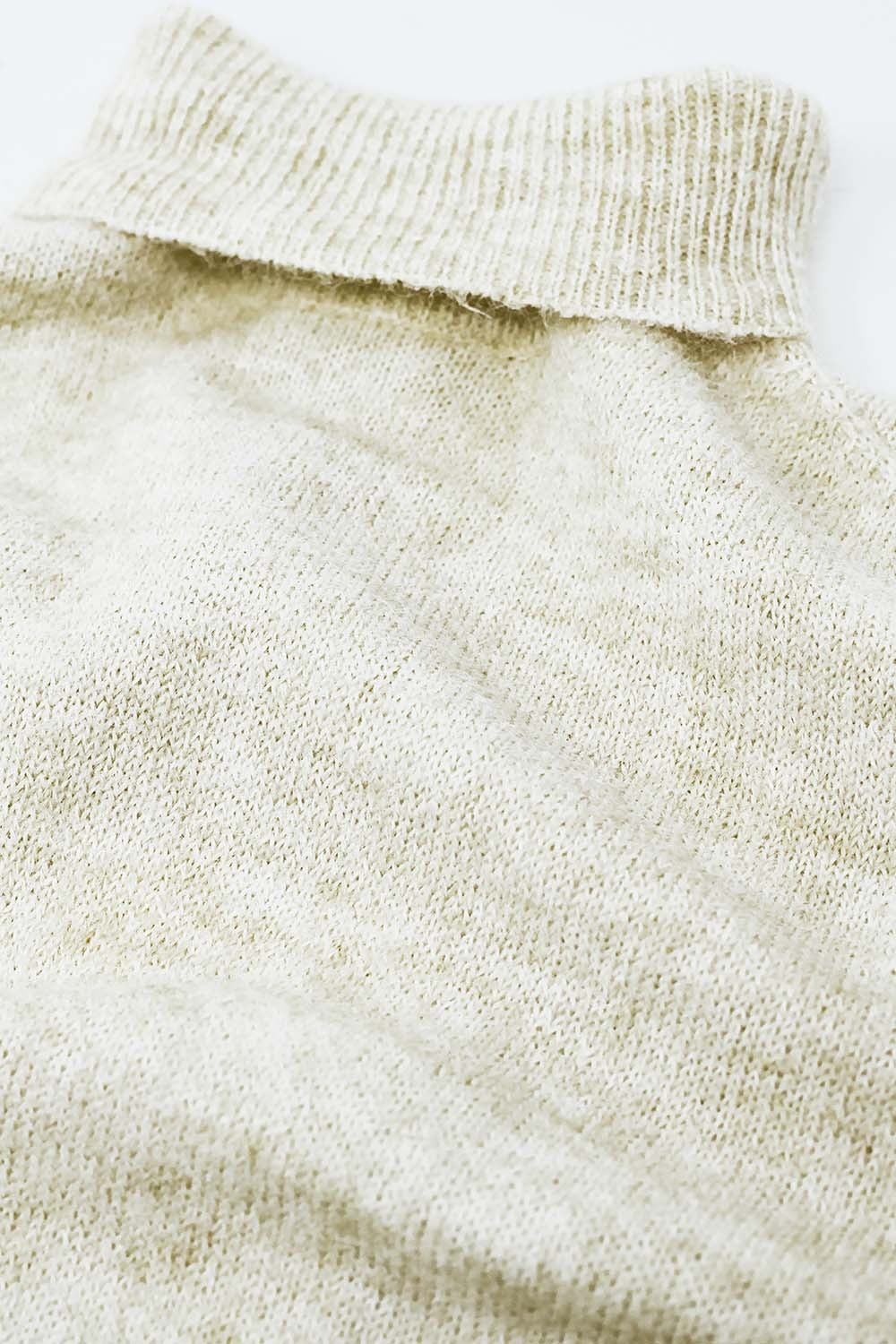 crema esponjoso cuello alto relax fit suéter Q2