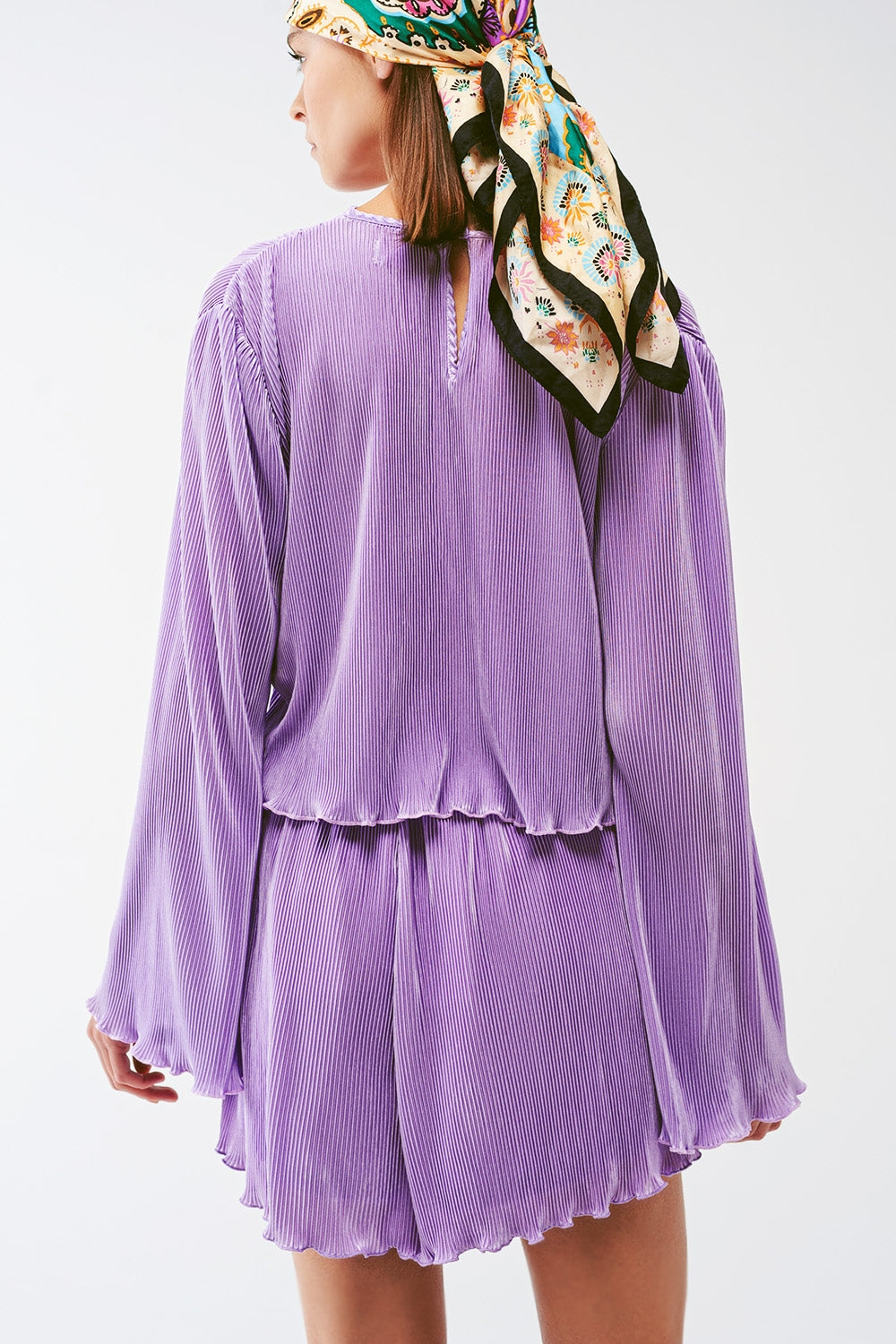Crop Top plisado con cuello redondo en lila Q2