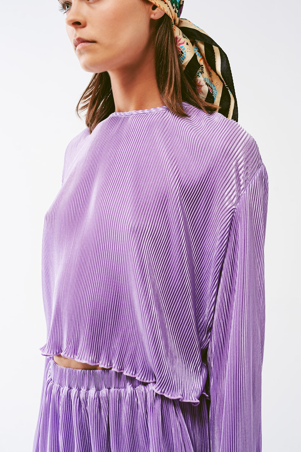 Crop Top plisado con cuello redondo en lila Q2