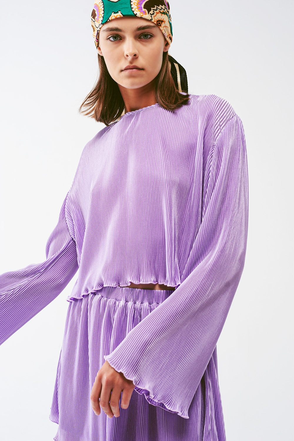Q2 Crop Top plisado con cuello redondo en lila