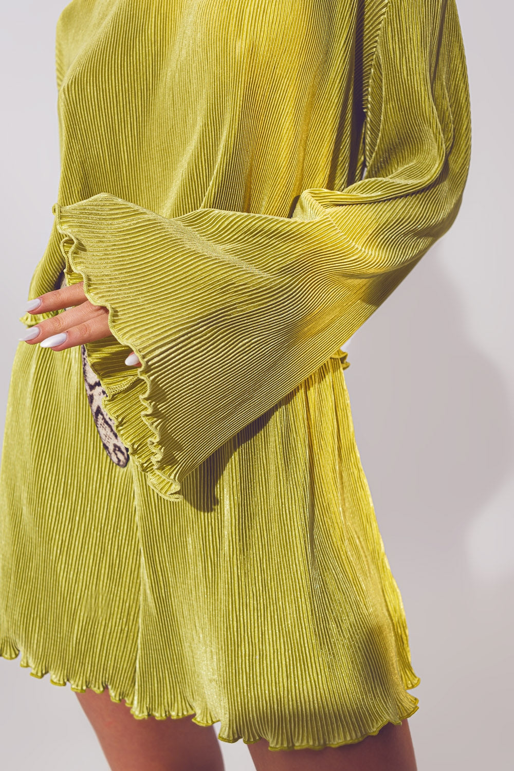 Crop Top plisado de cuello redondo en verde Q2
