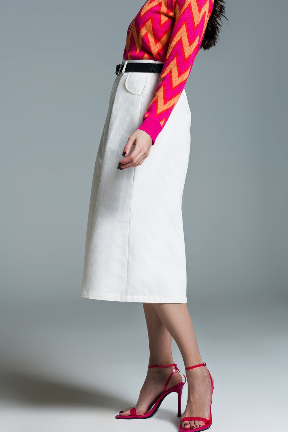 Falda blanca midi con bolsillos en blanco Q2