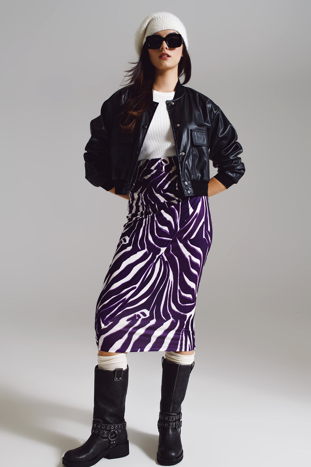 Falda envolvente con detalle fruncido en el lateral en estampado de cebra morado y crema Q2