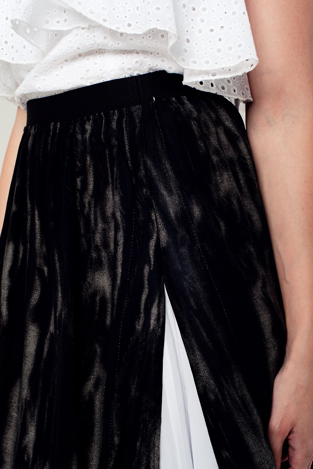 Falda estampada en negro y gris de corte asimétrico Q2