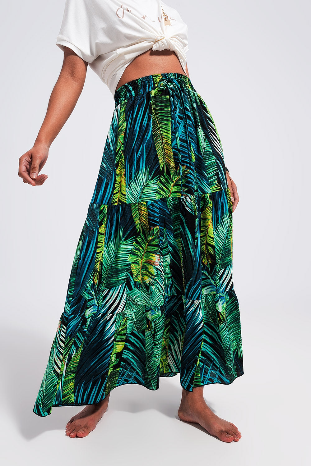 Falda larga verde escalonada con estampado tropical Q2
