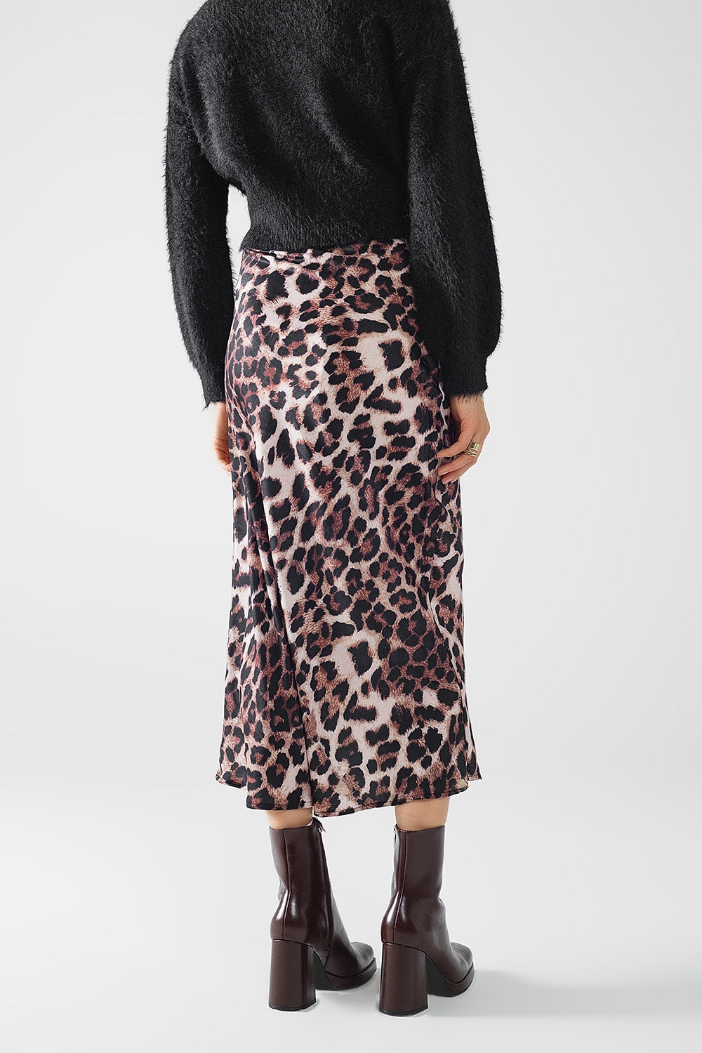 Falda midi acampanada con estampado de leopardo Q2