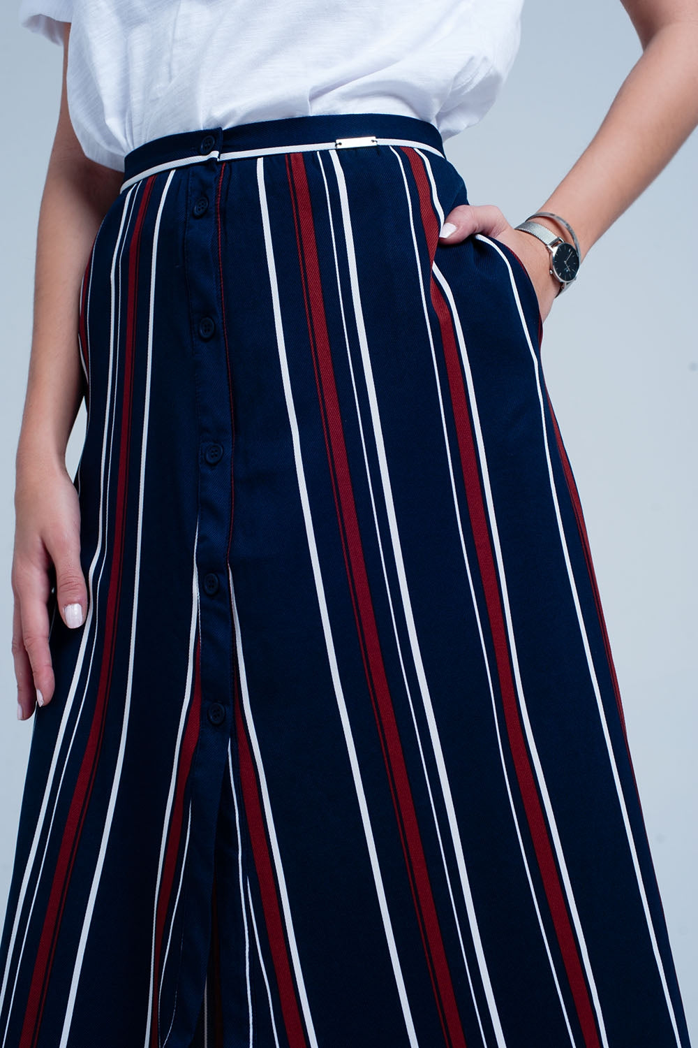Falda midi azul marino a rayas Q2