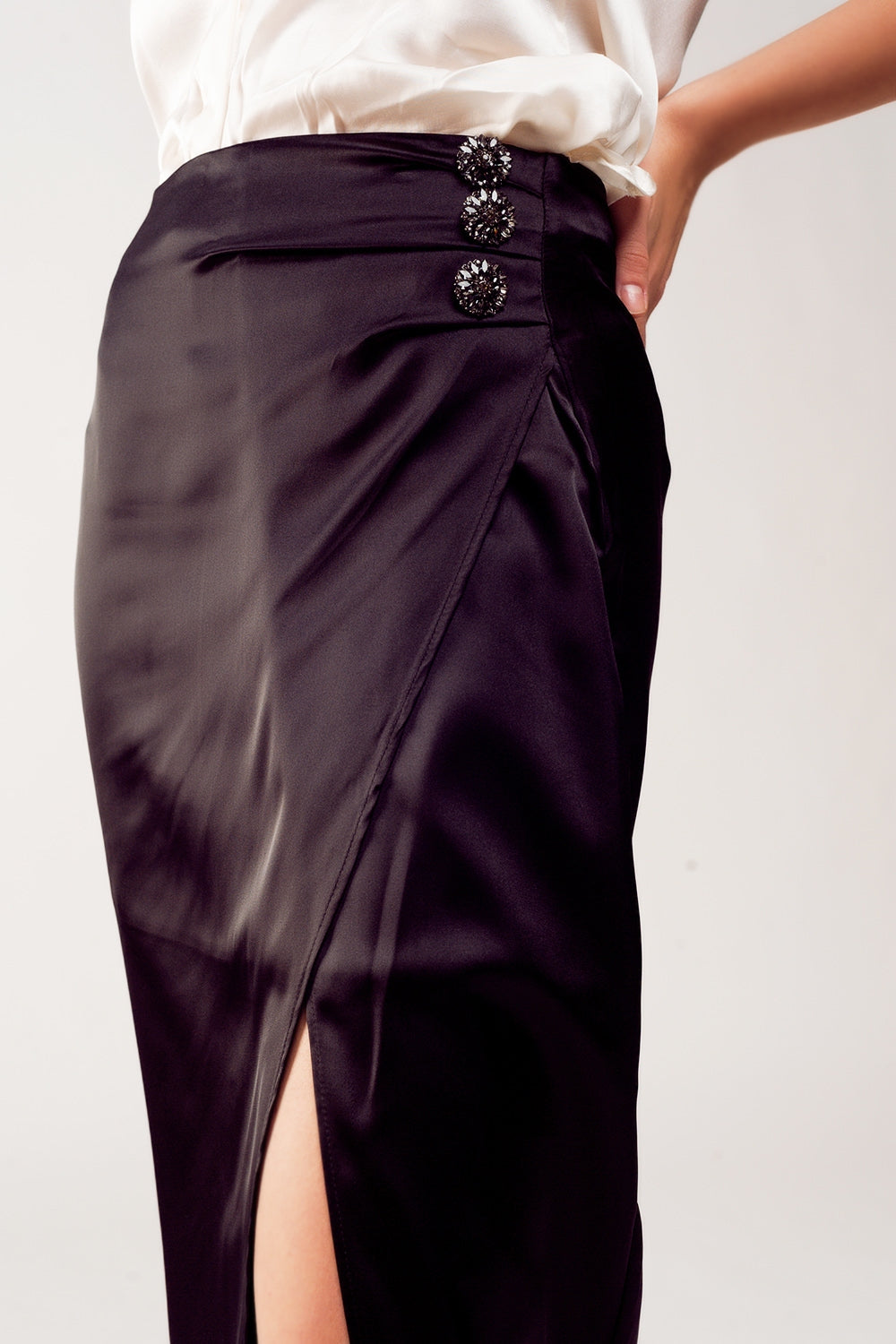 Falda midi negro con abertura delantera Q2