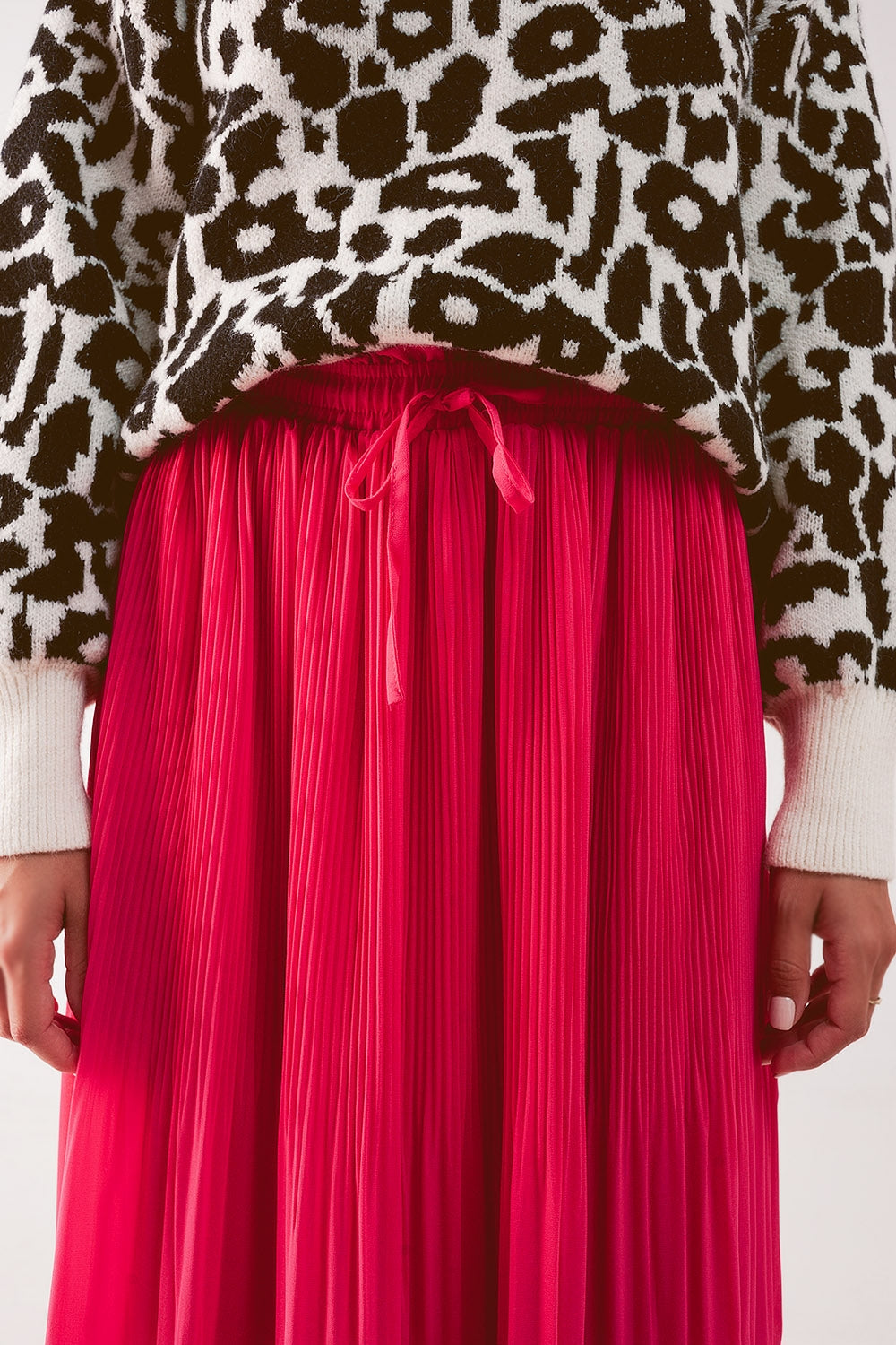 Falda midi plisada de chifón en fucsia Q2