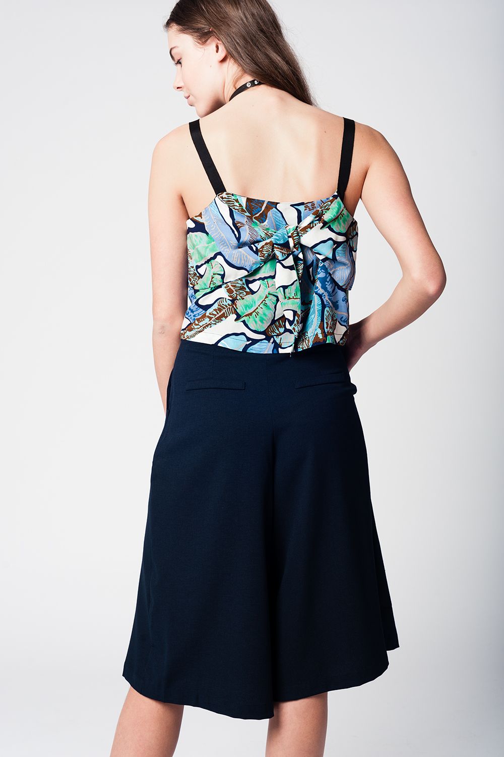 Falda pantalón navy con botones de plata Q2