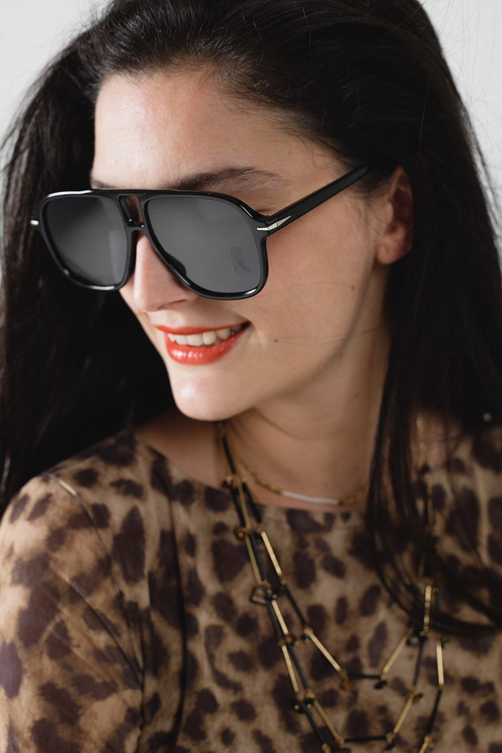 Gafas de Aviador Ovaladas con Lente Negra Ahumada en Negro Q2
