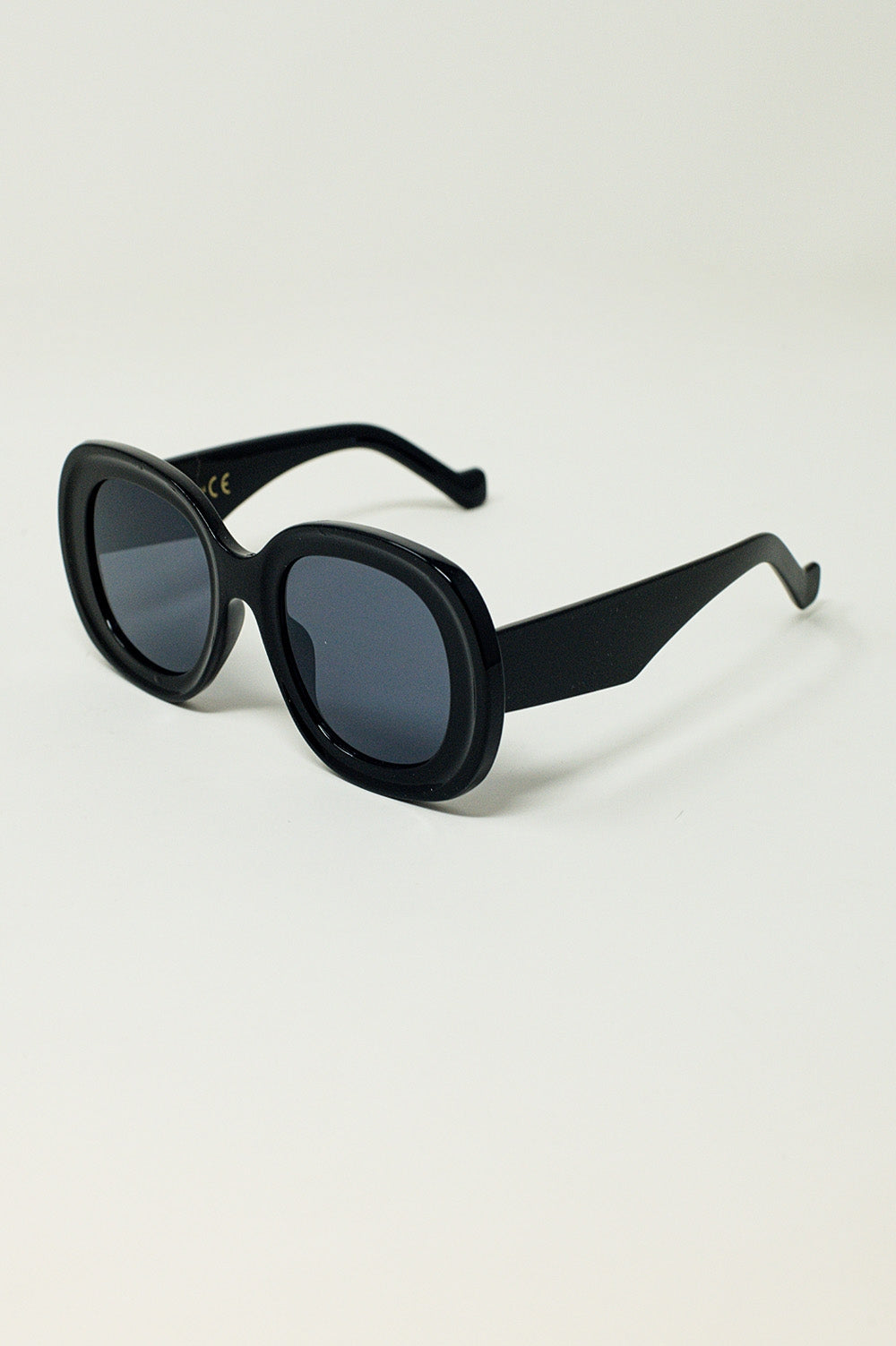 Gafas de sol circulares y grandes en negro Q2