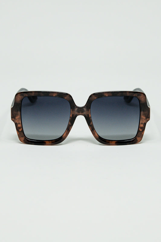 Q2 Gafas de sol con montura estampada marrón y patillas negras