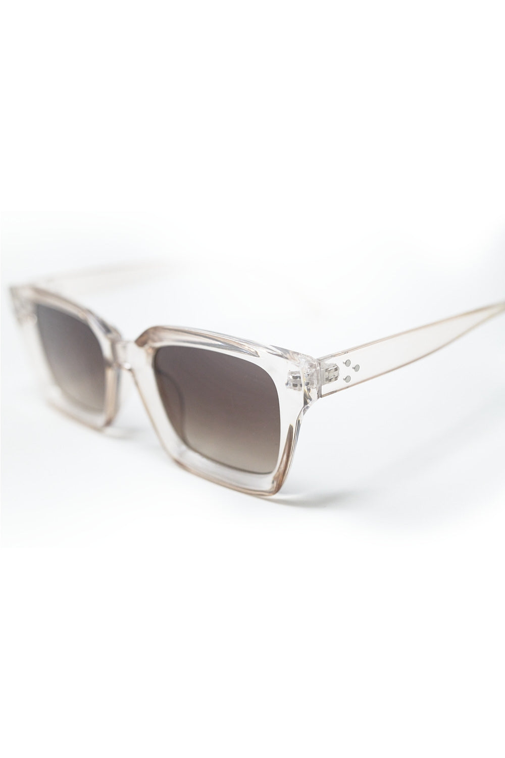 Gafas de sol con montura gruesa cuadrada translúcida de estilo retro Q2