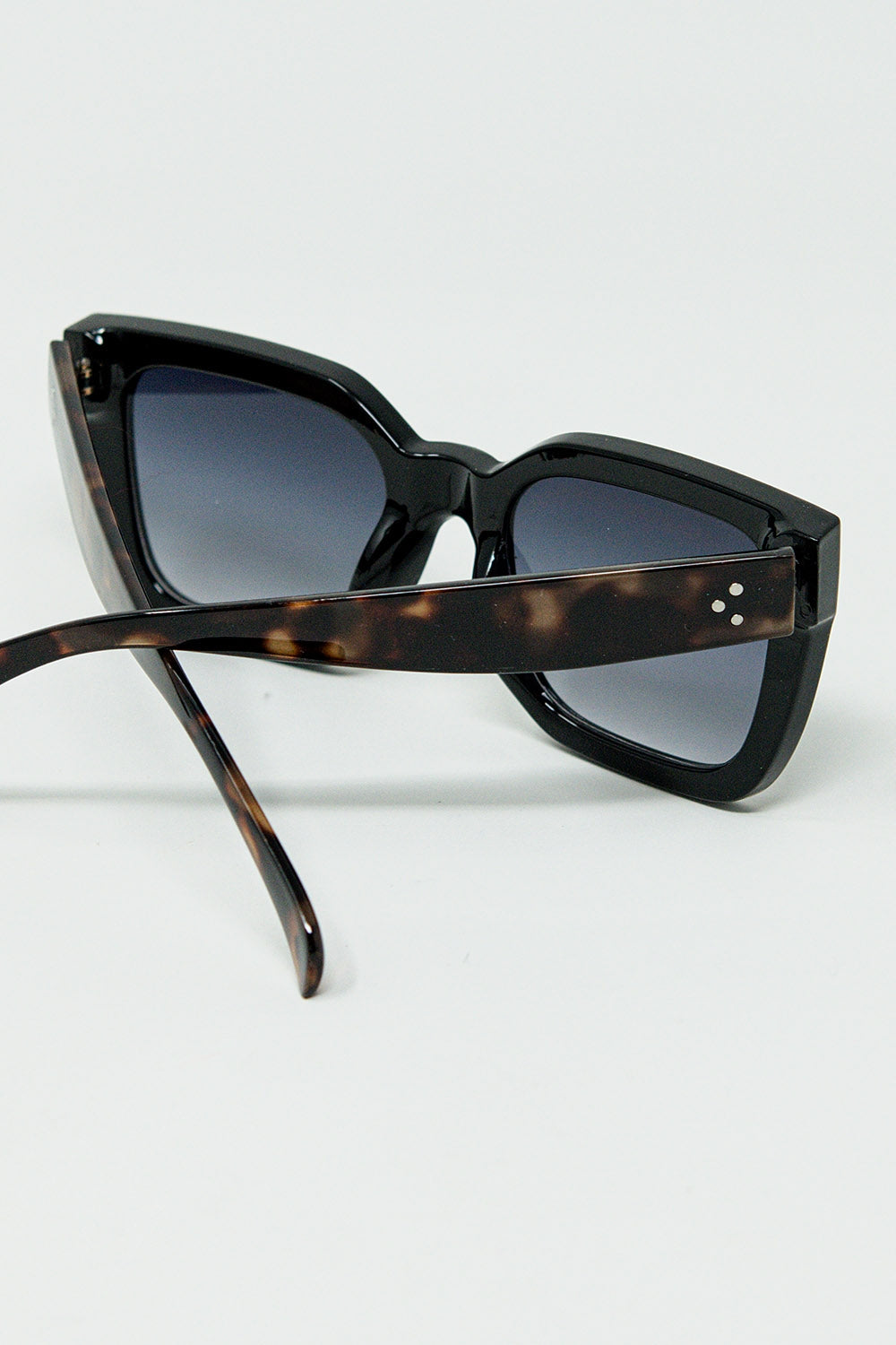 Gafas de sol cuadradas con estampado animal en el lateral Q2