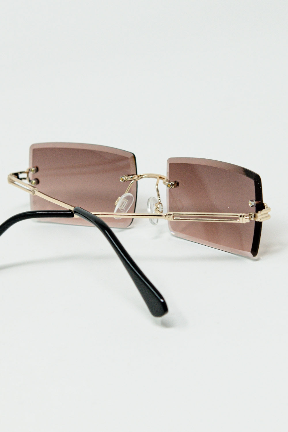 Gafas de sol cuadradas doradas sin montura con lentes degradadas en marrón suave Q2