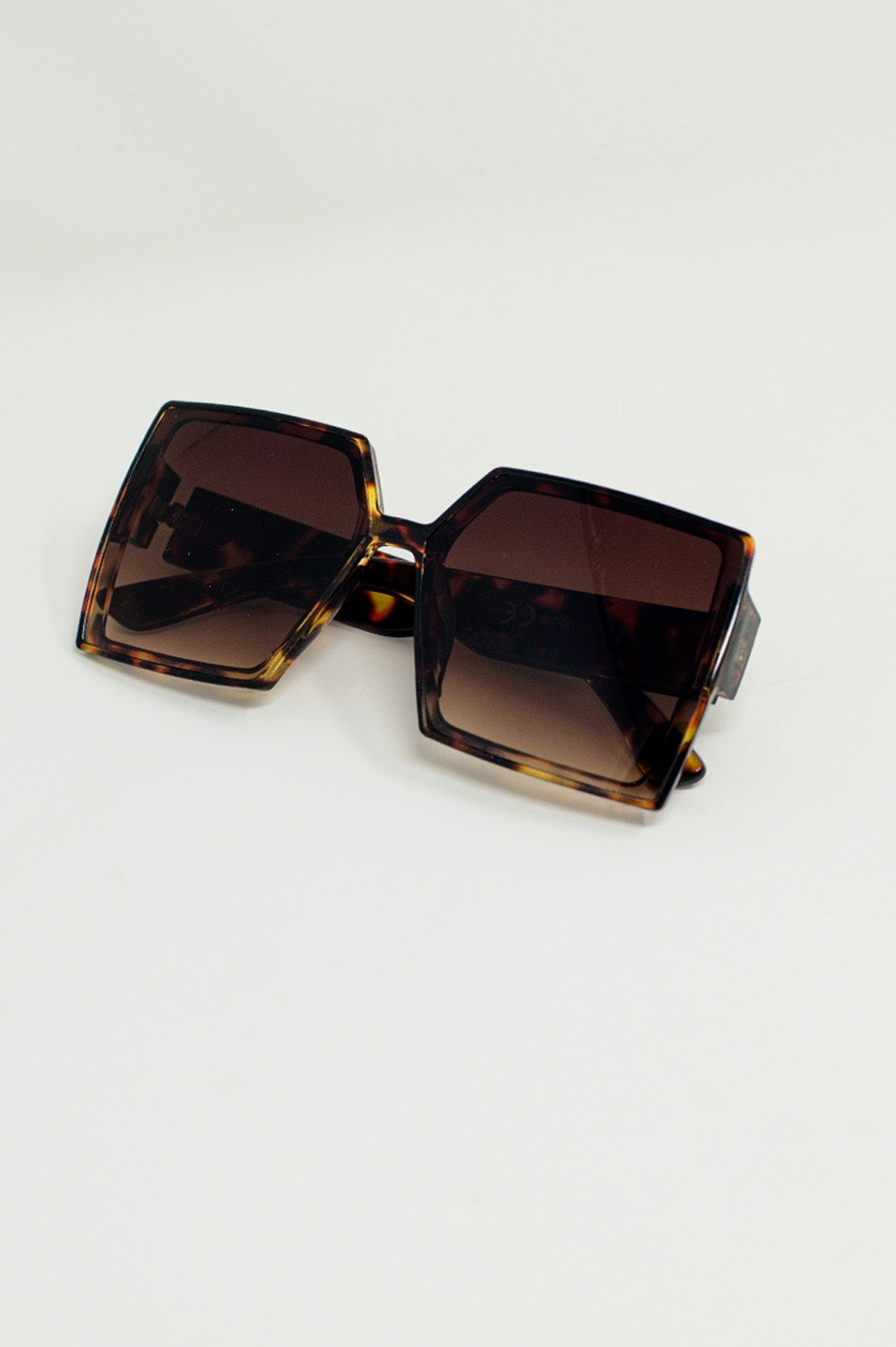 Gafas de sol cuadradas extragrandes en marron Q2
