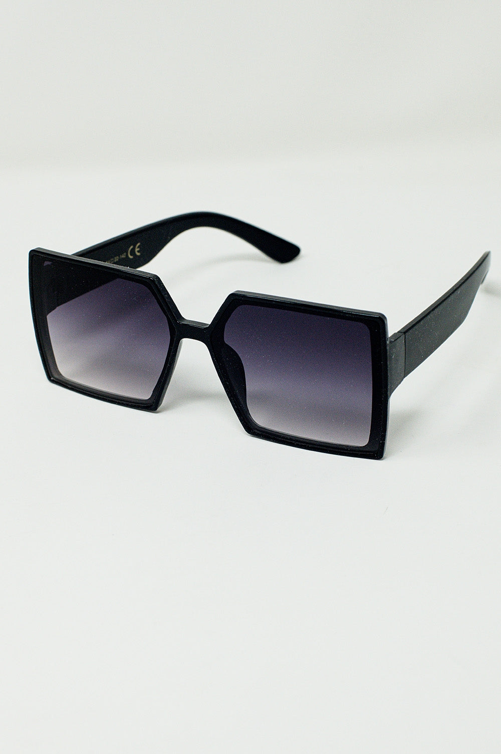 Gafas de sol cuadradas extragrandes en negro Q2