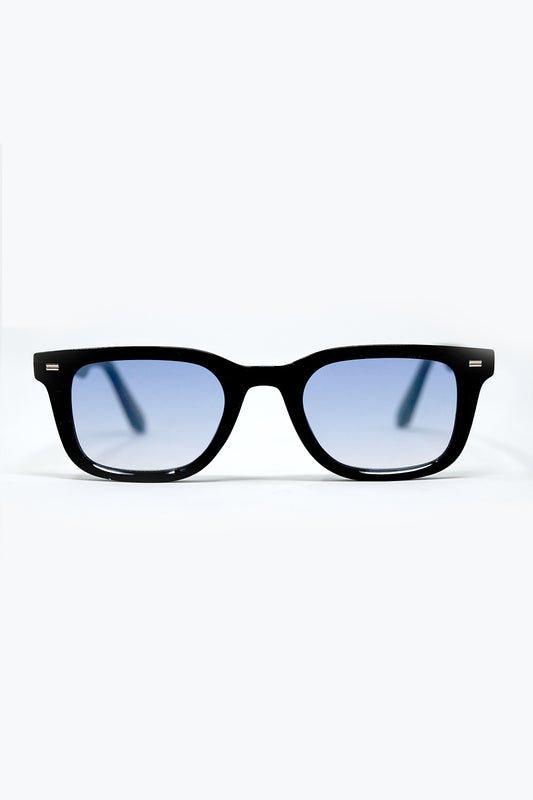 Q2 Gafas de sol cuadradas negras con cristales degradados azules y detalle metálico lateral