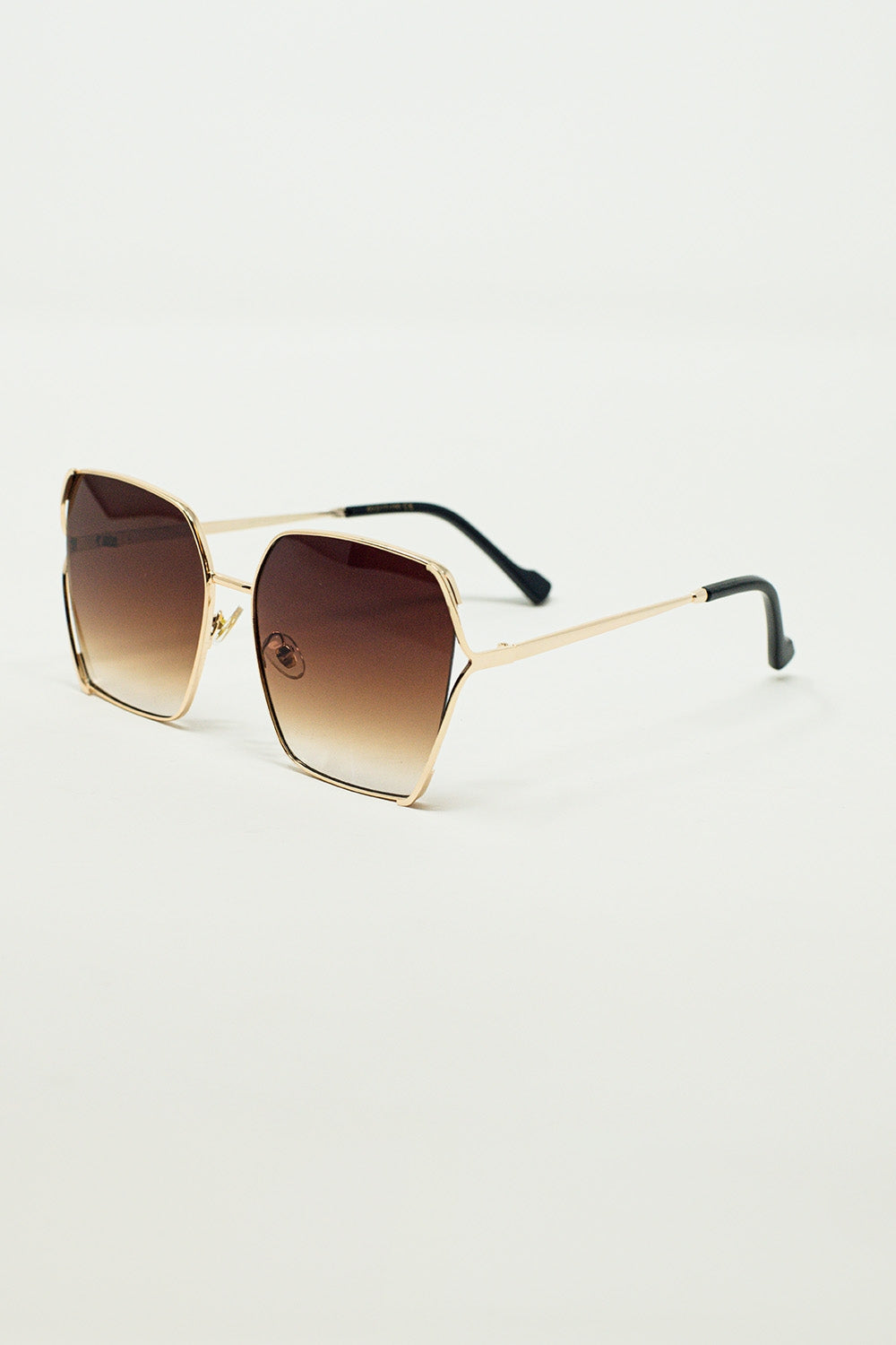 Gafas de sol cuadradas oversize de metal con lentes degradadas marrones Q2