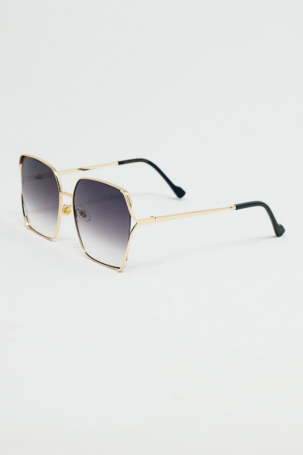 Gafas de sol cuadradas oversize de metal con lentes degradadas negras Q2