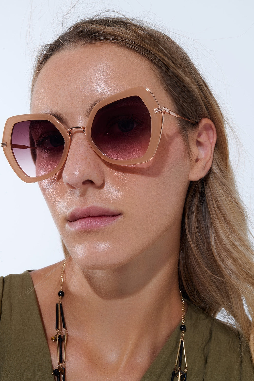 Gafas de sol extragrandes hexagonales ojo de gato en beige Q2