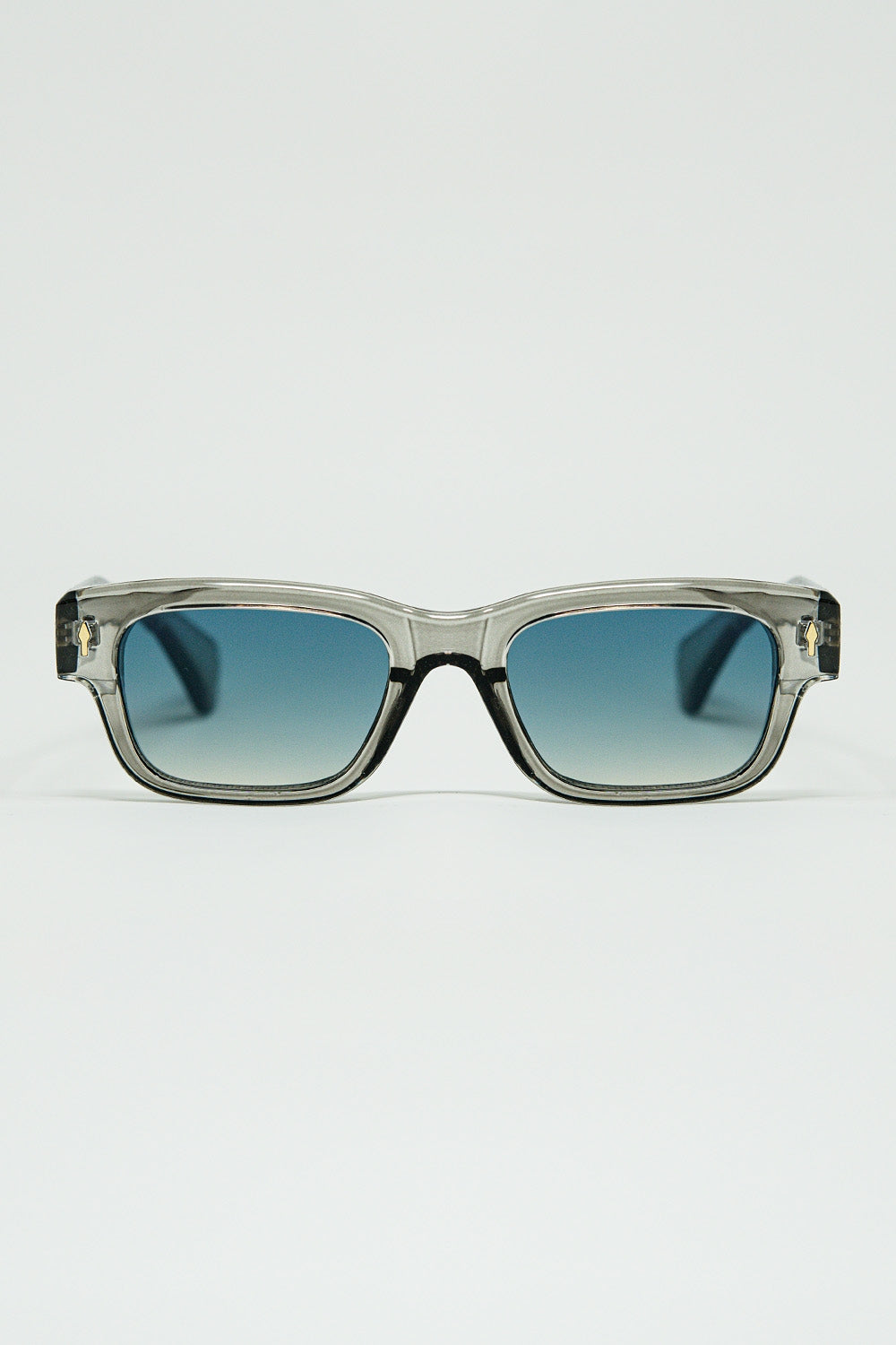 Q2 Gafas de sol grises translúcidas con montura ovalada