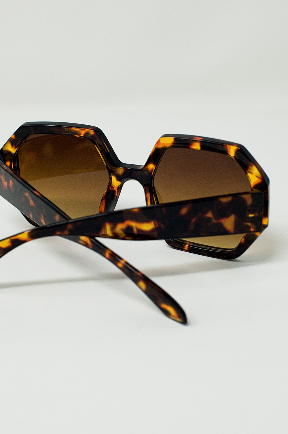 Gafas de sol hexagonales extra grandes en carey oscuro Q2