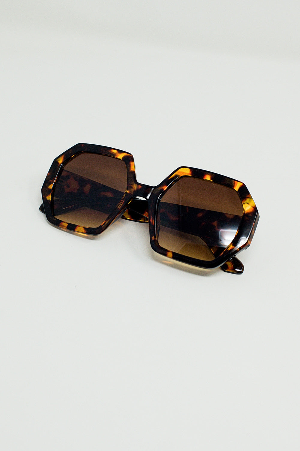 Gafas de sol hexagonales extra grandes en carey oscuro Q2