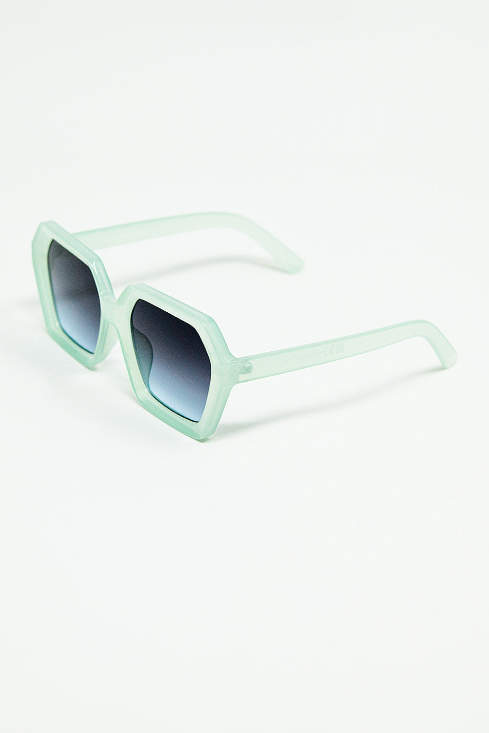 Gafas de sol Mirage cuadradas en color verde agua Q2