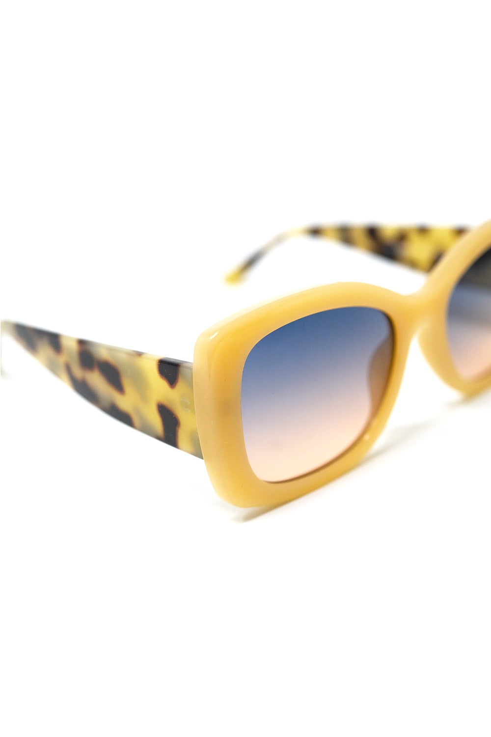 Gafas de sol ovaladas beige de acetato Q2