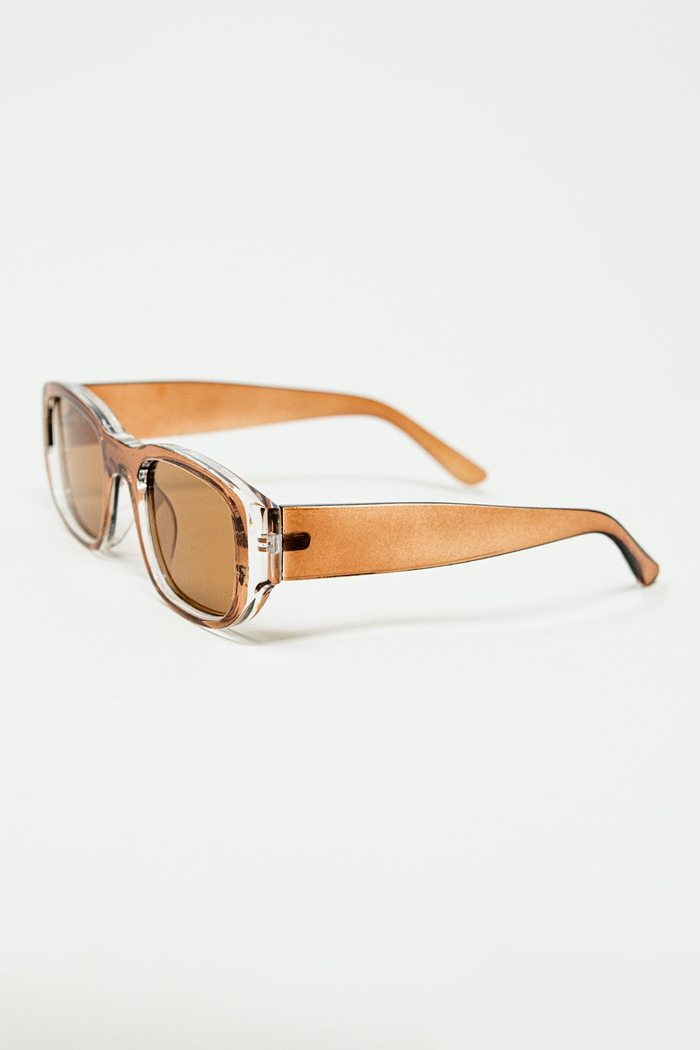 Gafas de sol ovaladas con montura camel transparente de alto brillo Q2