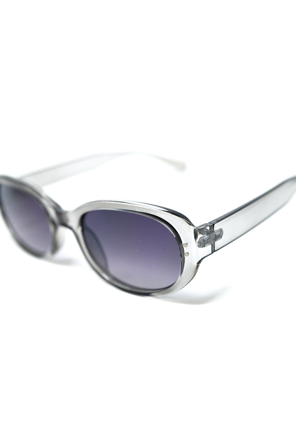 Gafas de sol ovaladas de acrílico gris Q2