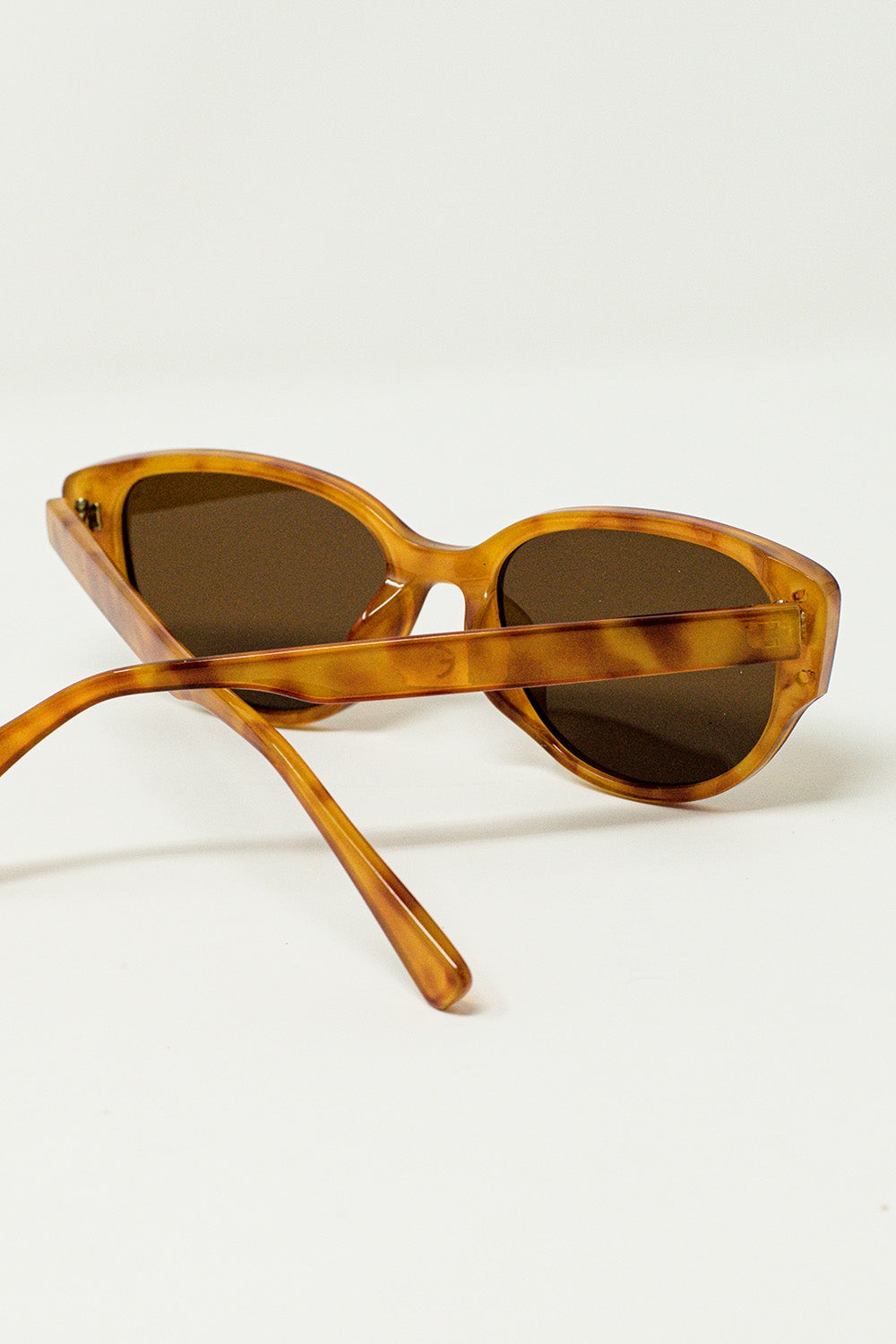 Gafas de sol ovaladas en carey amarillento claro Q2