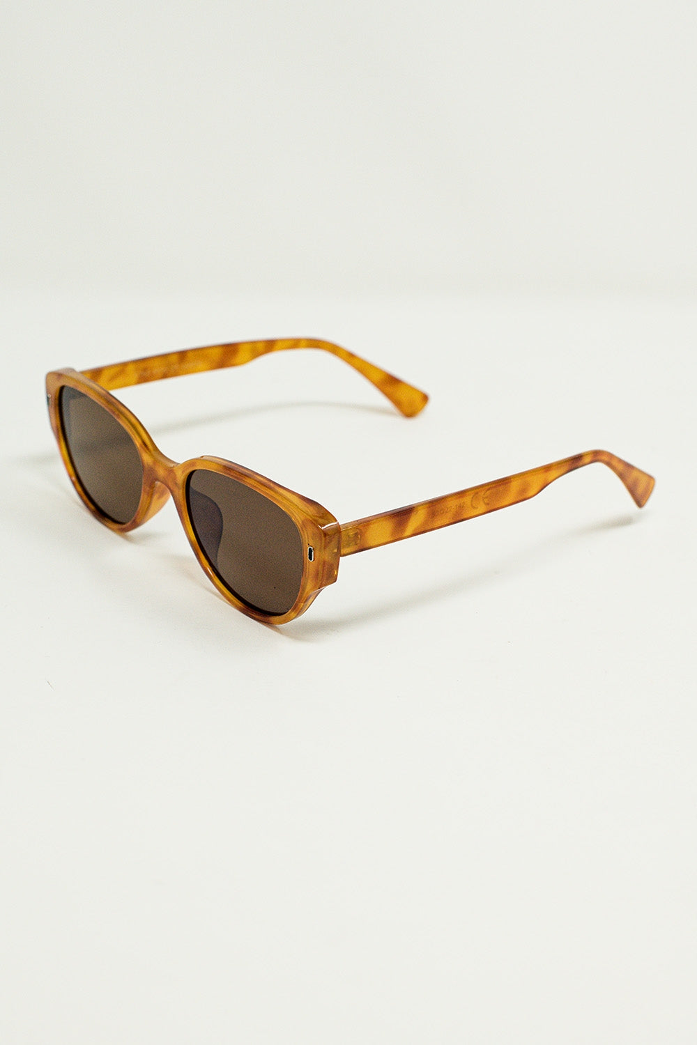 Gafas de sol ovaladas en carey amarillento claro Q2