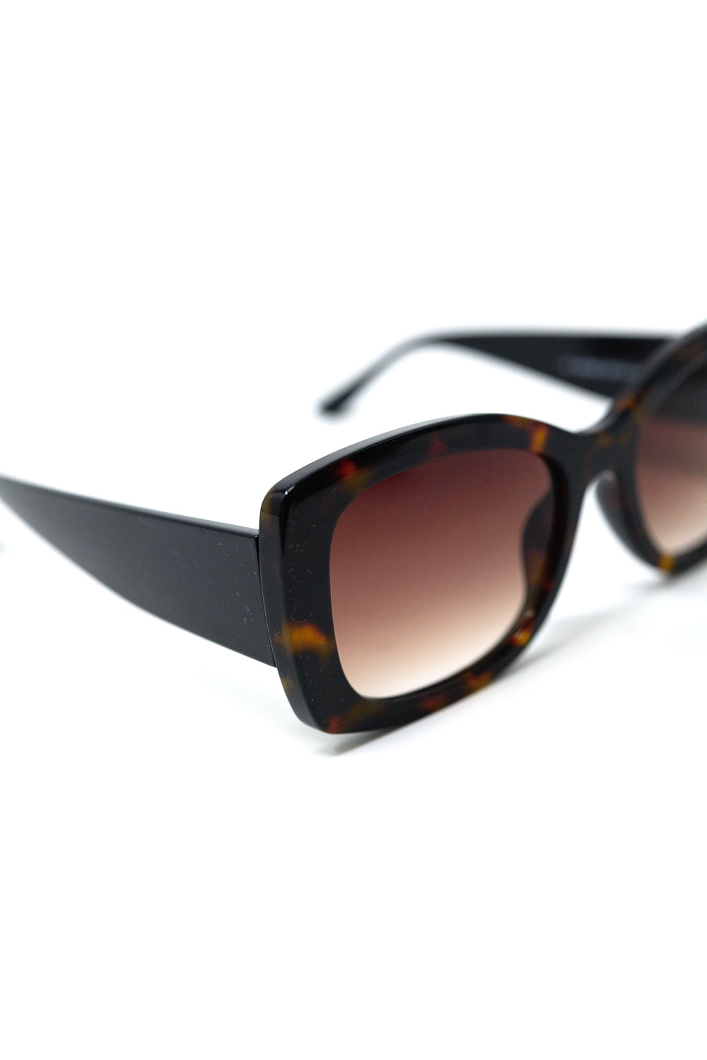 Gafas de sol ovaladas oversize marrones de acetato Q2