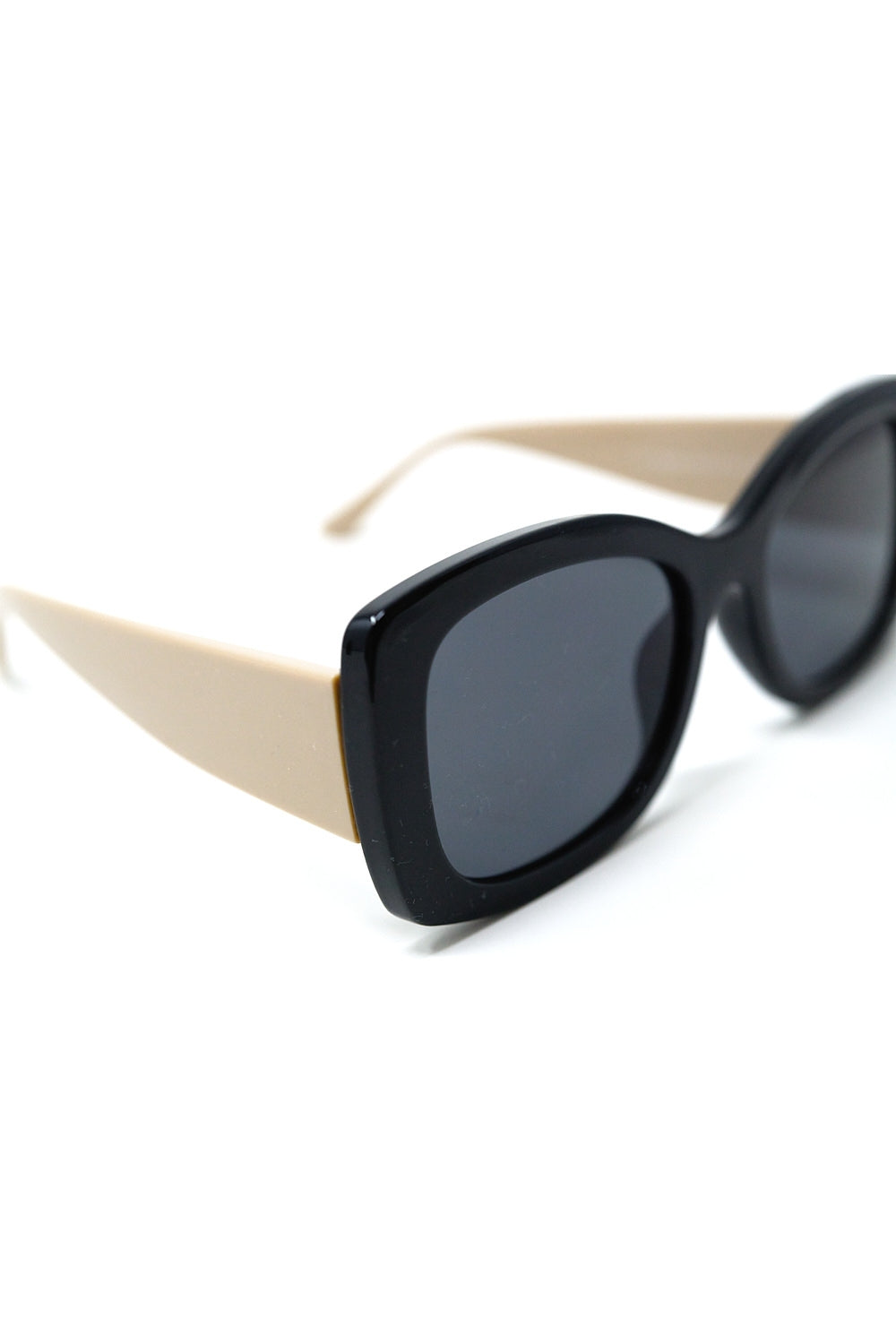 Gafas de sol ovaladas oversize negras de acetato Q2