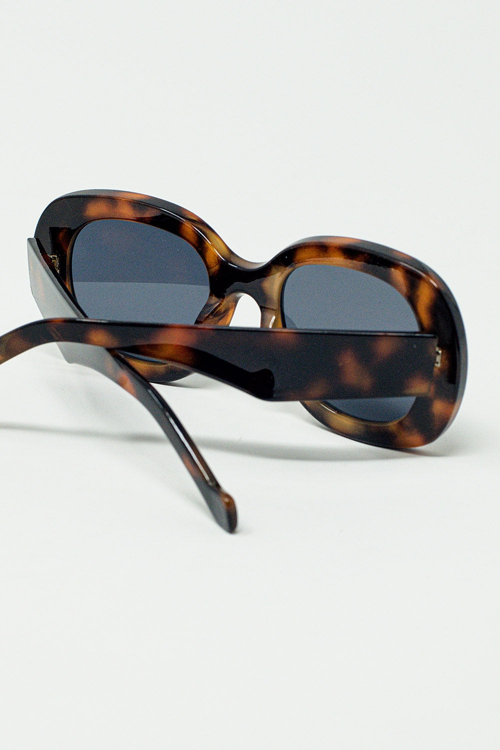 Gafas de sol polarizadas redondas con lentes oscuras Q2