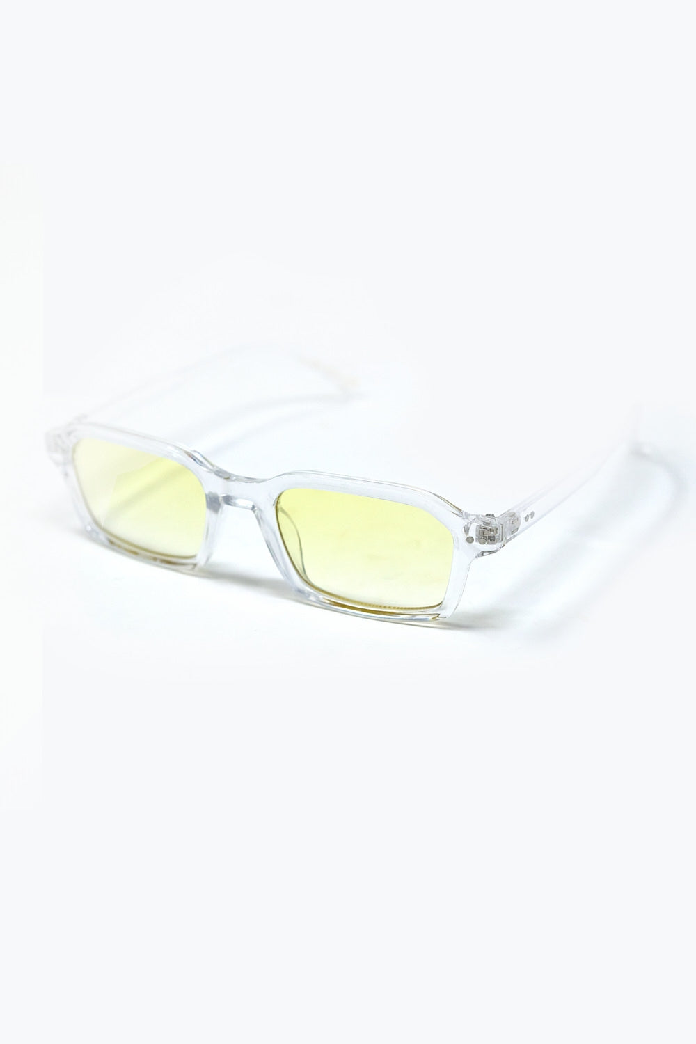 Gafas de sol rectangulares con montura transparente de acetato grueso y cristales ahumados amarillos Q2