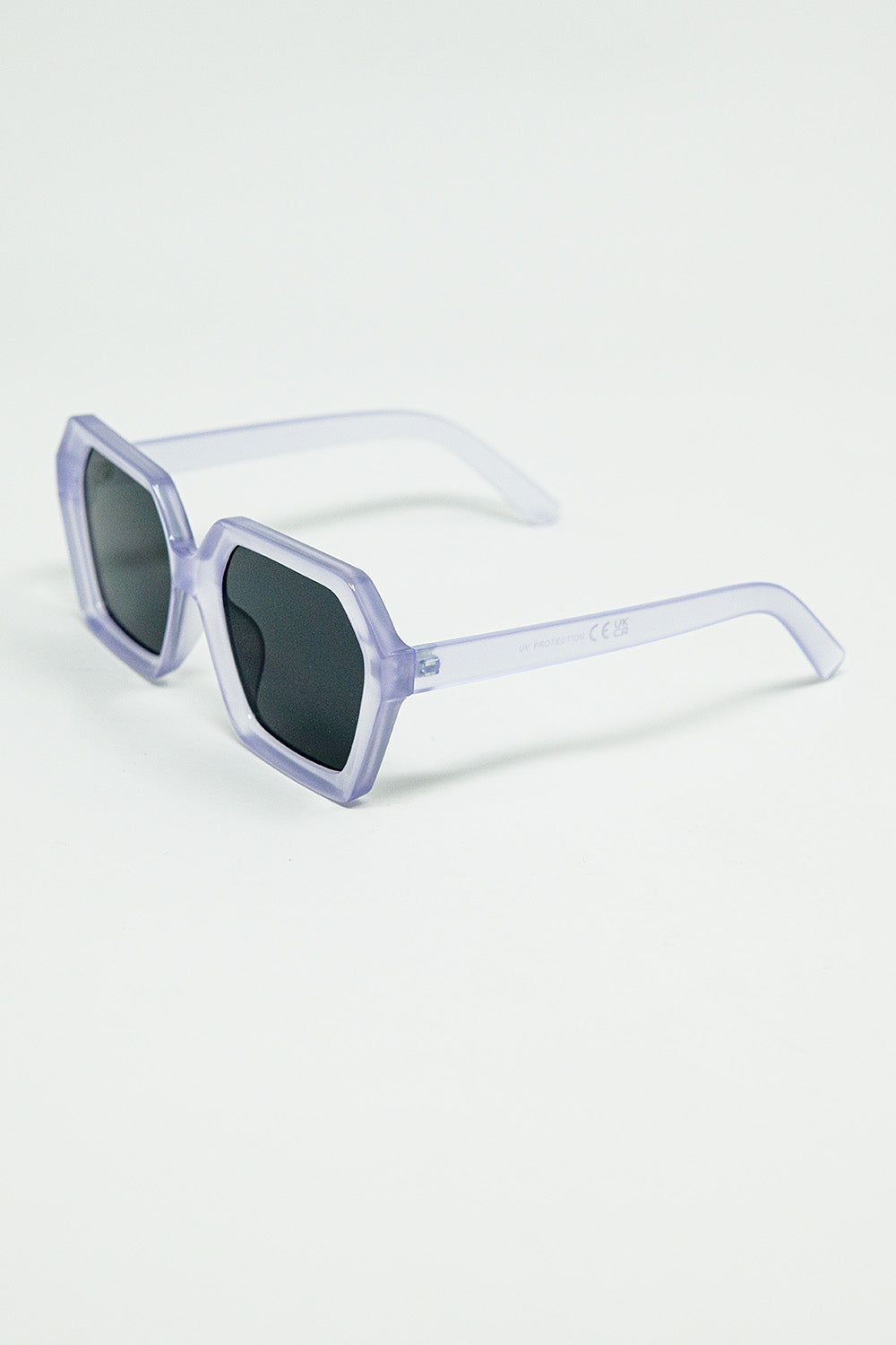 Gafas de sol rectangulares en color morado translúcido Q2