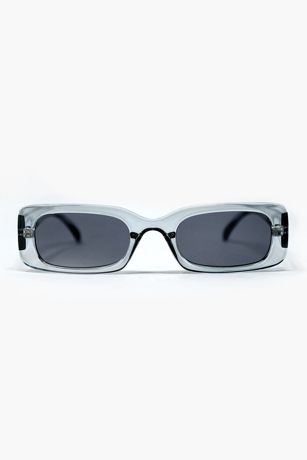 Q2 Gafas de sol rectangulares grises transparentes con cristales ahumados oscuros