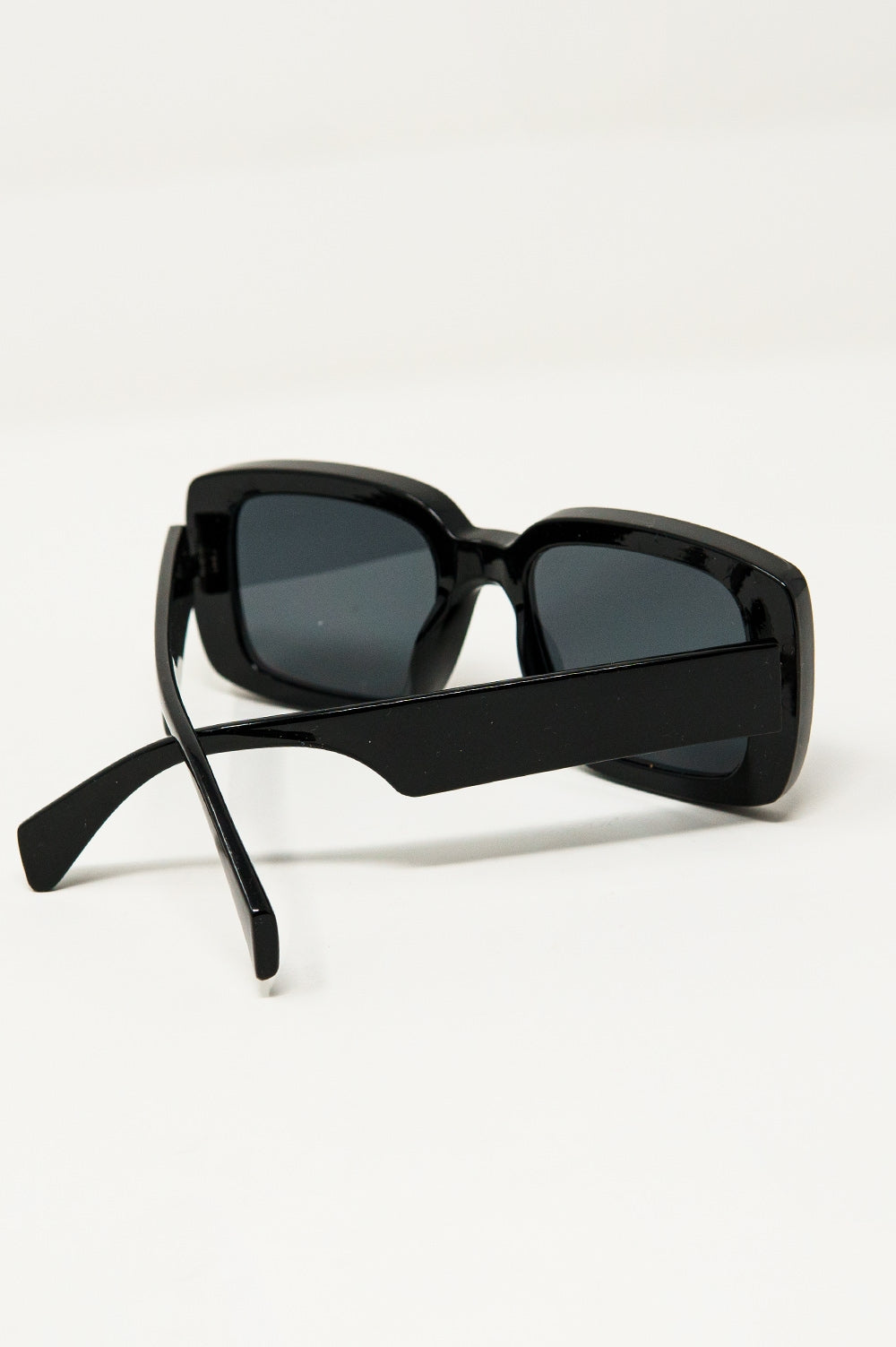 Gafas de sol rectangulares oversize con montura ancha en negro Q2