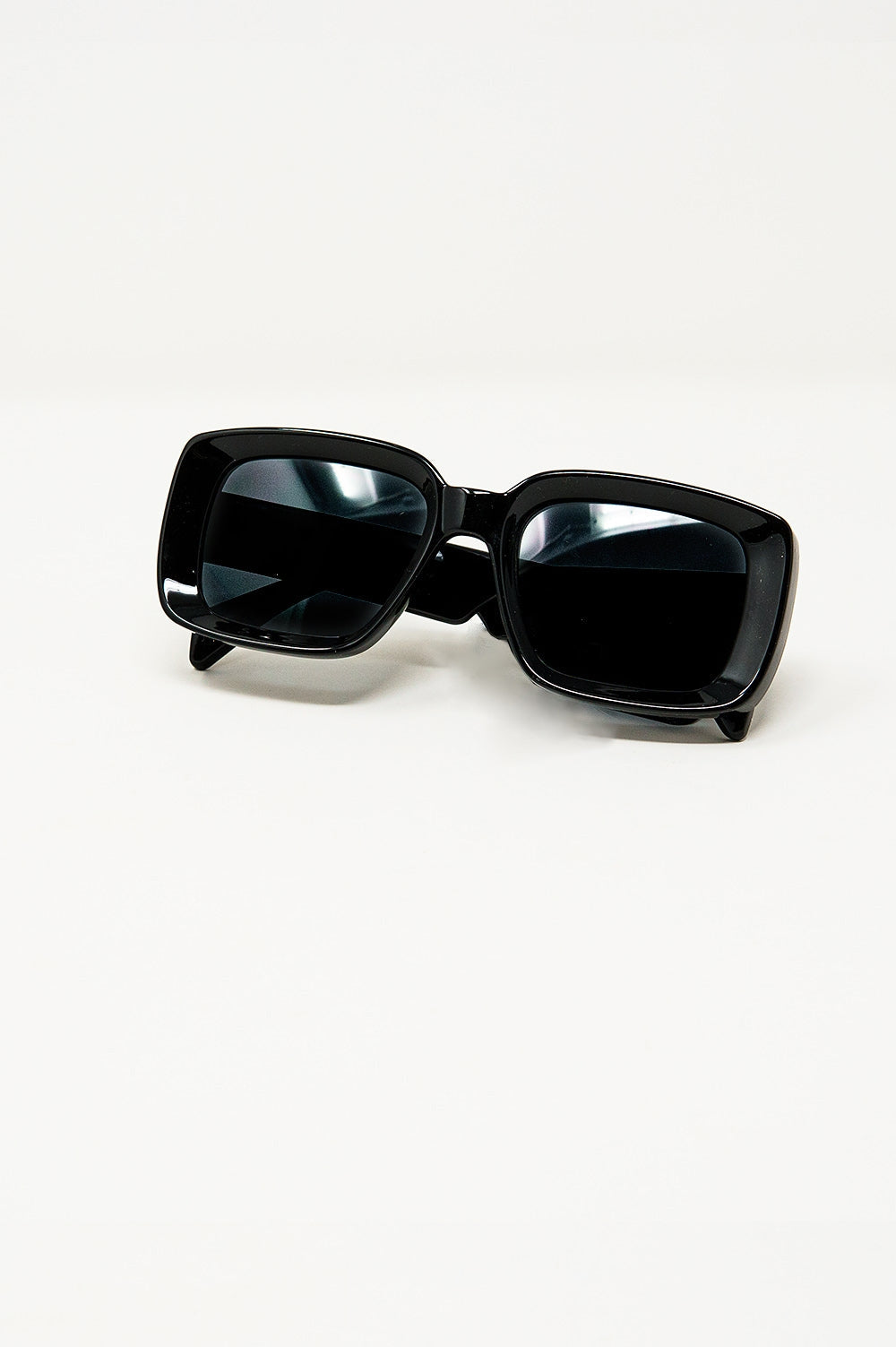 Gafas de sol rectangulares oversize con montura ancha en negro Q2