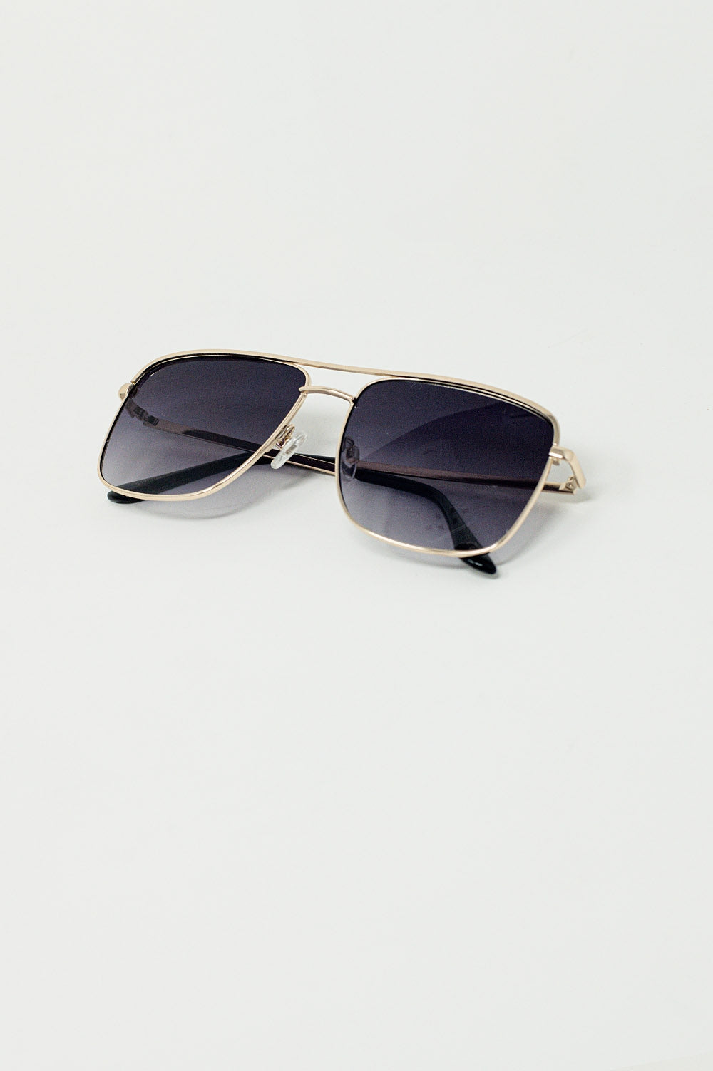 Gafas de sol vintage de aviador con montura dorada Q2
