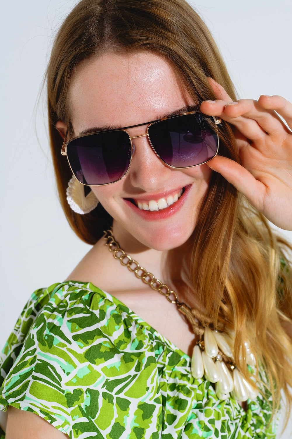 Gafas de sol vintage de aviador con montura dorada Q2