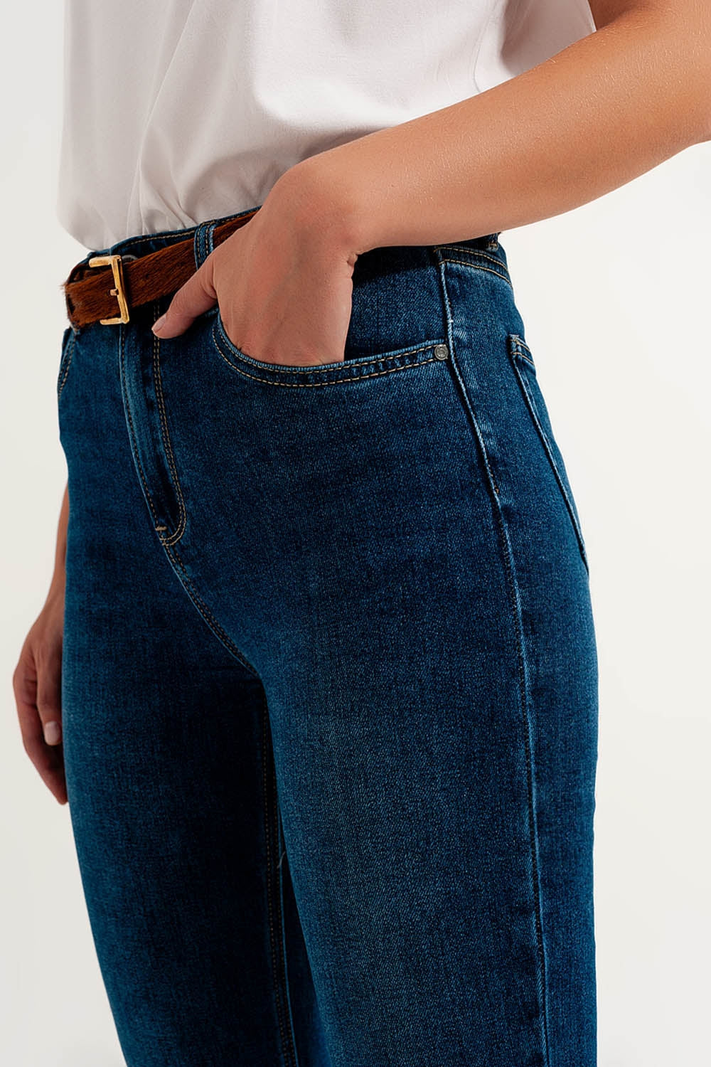 Jeans ajustados de talle alto en azul oscuro con elástico de alta calidad Q2