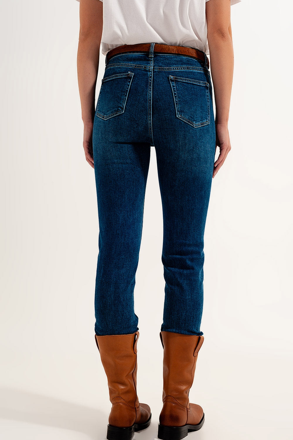 Jeans ajustados de talle alto en azul oscuro con elástico de alta calidad Q2