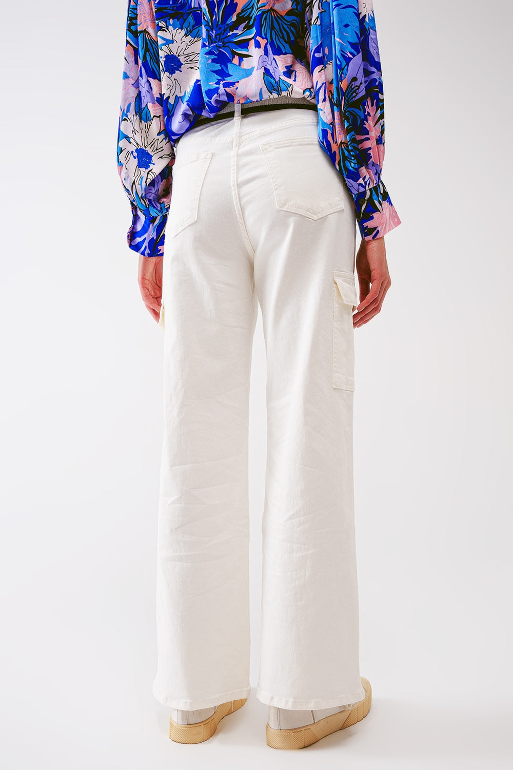 Jeans cargo de pierna recta en blanco Q2